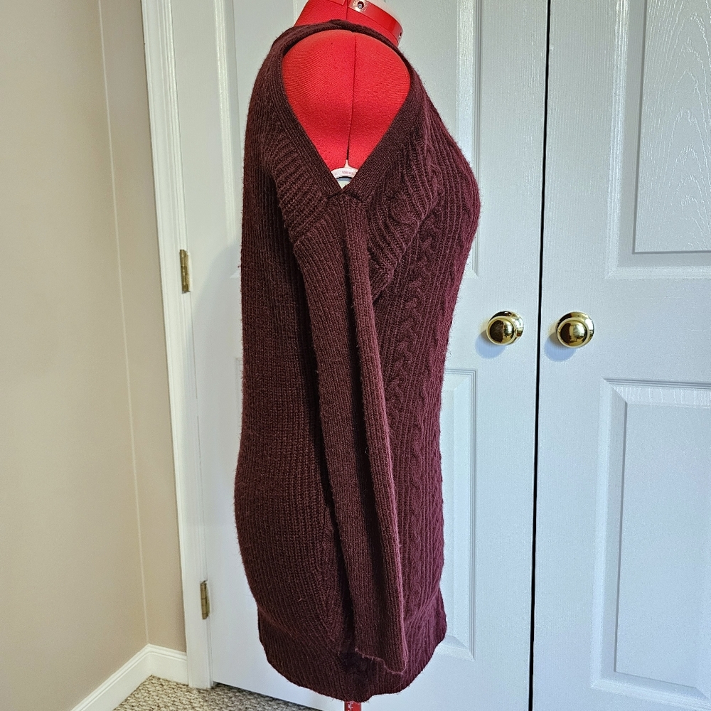 HP๐ Express Cold Shoulder Burgundy Cable Knit Sweater Dress - Size XS TP - Picture 6 of 9